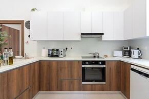 Arty Haven Spacious 3BR House in Larnaca