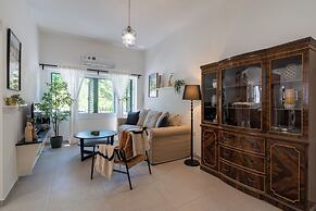 Arty Haven Spacious 3BR House in Larnaca