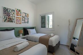 Arty Haven Spacious 3BR House in Larnaca