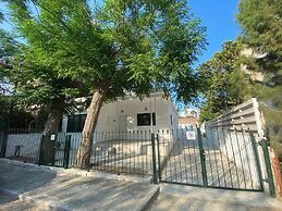 Arty Haven Spacious 3BR House in Larnaca