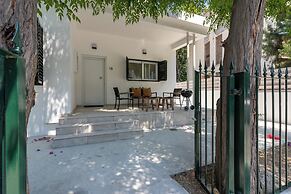 Arty Haven Spacious 3BR House in Larnaca