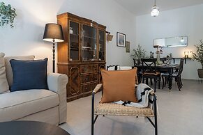 Arty Haven Spacious 3BR House in Larnaca