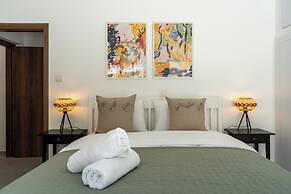 Arty Haven Spacious 3BR House in Larnaca
