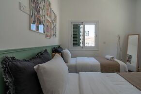 Arty Haven Spacious 3BR House in Larnaca