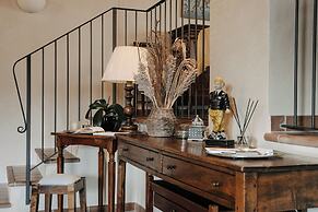 LODOLE COUNTRY HOUSE