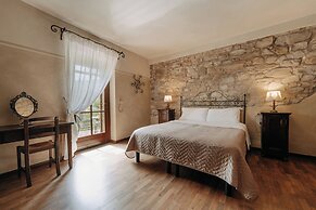 LODOLE COUNTRY HOUSE