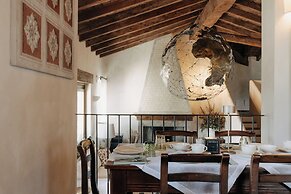 LODOLE COUNTRY HOUSE
