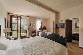 LODOLE COUNTRY HOUSE