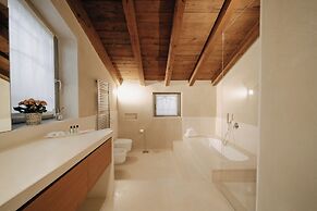 LODOLE COUNTRY HOUSE