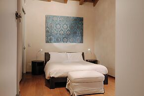 LODOLE COUNTRY HOUSE