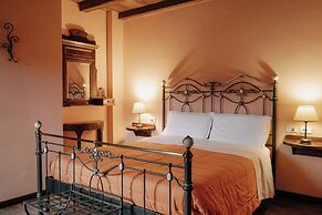 LODOLE COUNTRY HOUSE