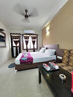 Hotel U K Palace Puri