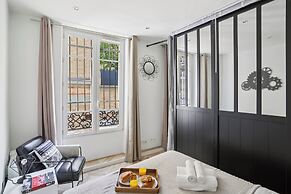 Modern Central Paris Flat by Les Halles