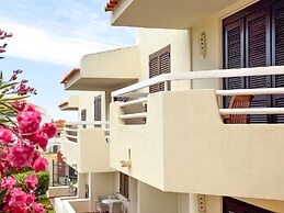 Aura Village City Beach Apartments