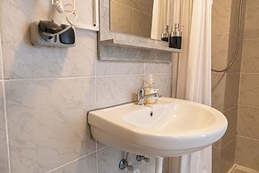 Affordable 3BR Apt near Hauptbahnhof