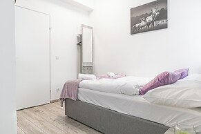 Affordable 3BR Apt near Hauptbahnhof