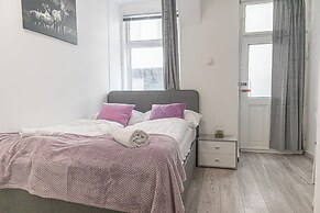 Affordable 3BR Apt near Hauptbahnhof