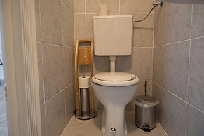 Affordable 3BR Apt near Hauptbahnhof