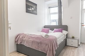 Affordable 3BR Apt near Hauptbahnhof