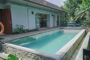 Jambu Klutuk Resort