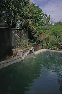 Jambu Klutuk Resort