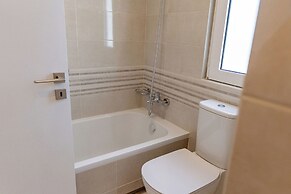 Phaedrus Living: Seaside Thalassa Cretan D101