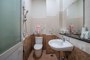 Hearth and Home De Tham