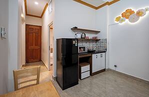 Hearth and Home De Tham