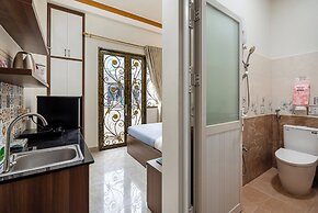 Hearth and Home De Tham