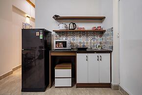 Hearth and Home De Tham