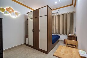 Hearth and Home De Tham