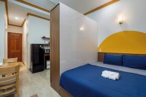 Hearth and Home De Tham