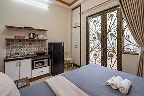 Hearth and Home De Tham