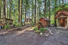 Three Enchanting Riverfront Cabins: Hot Tub Access