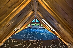 Three Enchanting Riverfront Cabins: Hot Tub Access