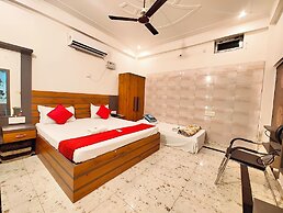 Hotel Nirmala Palace Ayodhya