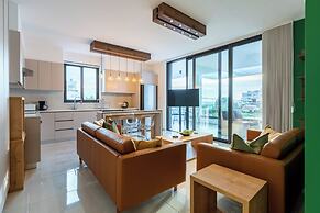 Beachcomber 2-BR Apartment in Larnaca