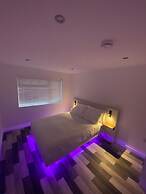 Stunning Truro 1-bed - Sleeps 2 & Parking