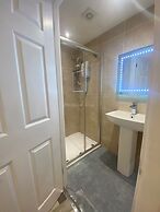 Stunning Truro 1-bed - Sleeps 2 & Parking