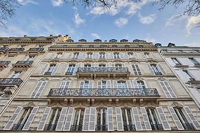 Sublim 1bdr AC Arc de Triomphe Champs Elysees by Studio Prestige