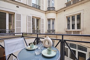 Sublim 1bdr AC Arc de Triomphe Champs Elysees by Studio Prestige