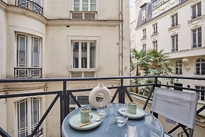 Sublim 1bdr AC Arc de Triomphe Champs Elysees by Studio Prestige