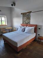 SMARTnoOK Rooms & Apartment