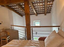 SMARTnoOK Rooms & Apartment