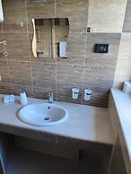 SMARTnoOK Rooms & Apartment