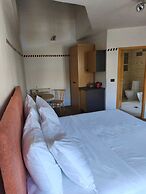 SMARTnoOK Rooms & Apartment