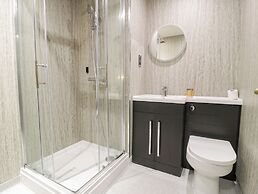 Twin Hotel Room