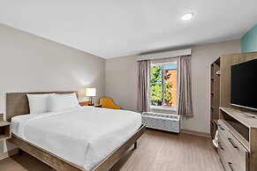 Echo Suites Sterling