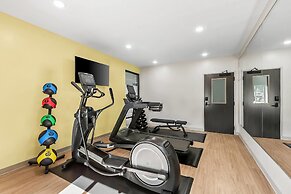 Echo Suites Sterling