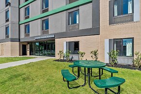 Echo Suites Sterling